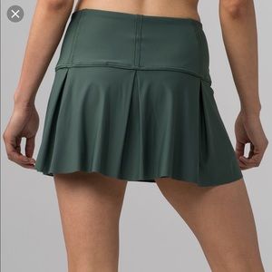 Lululemon Lost In Pace Skirt (Regular) (13")